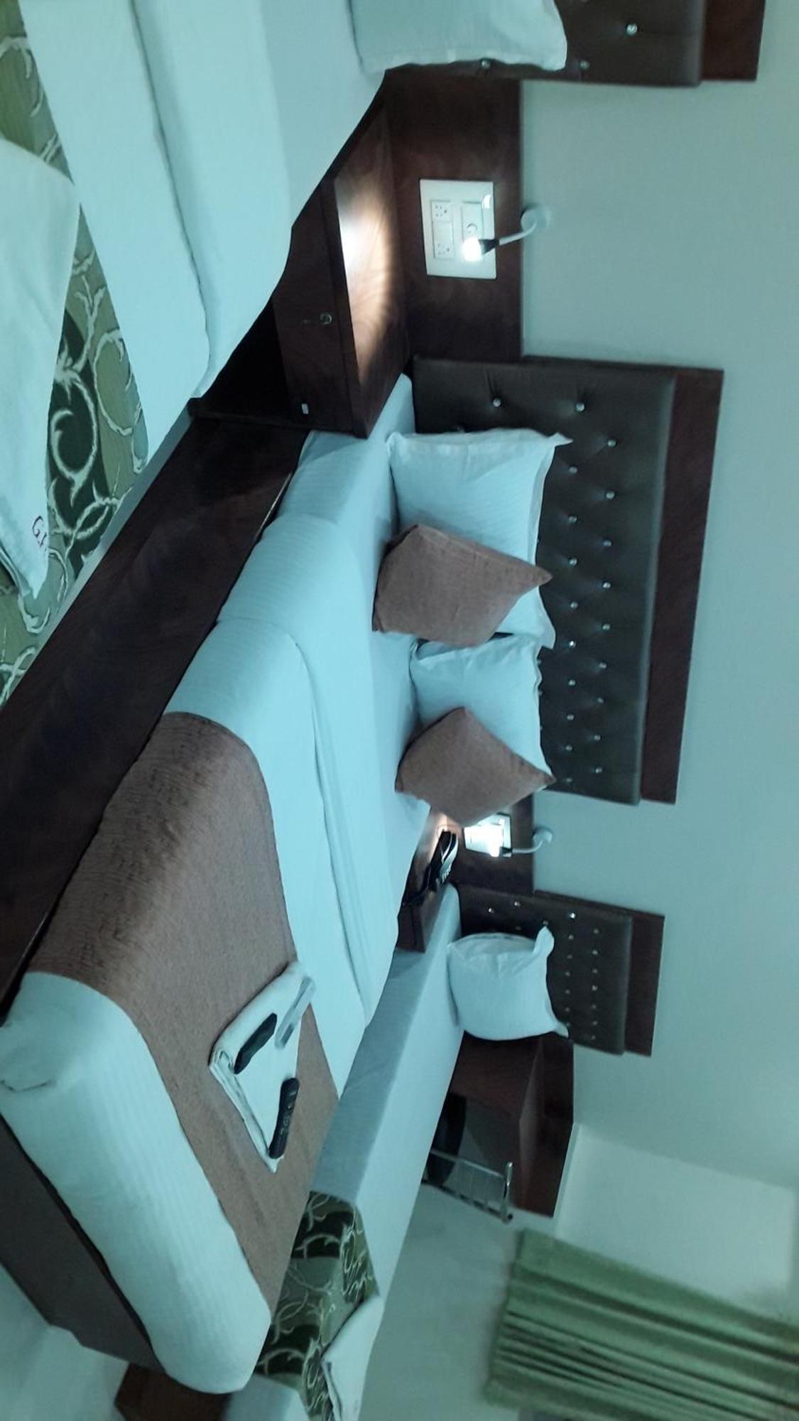 Hotel Golden Hayyath Inn Bombaim Exterior foto