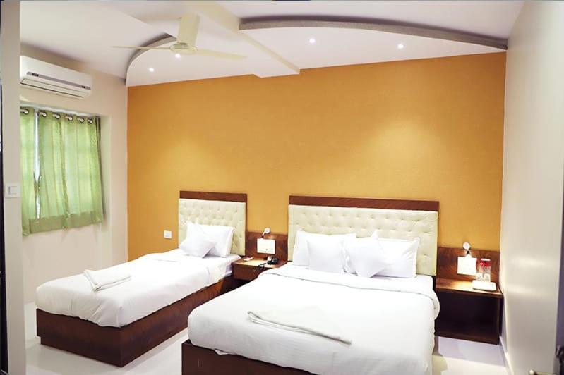 Hotel Golden Hayyath Inn Bombaim Exterior foto
