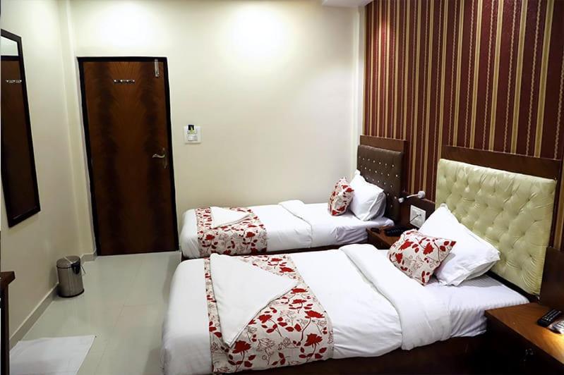 Hotel Golden Hayyath Inn Bombaim Exterior foto