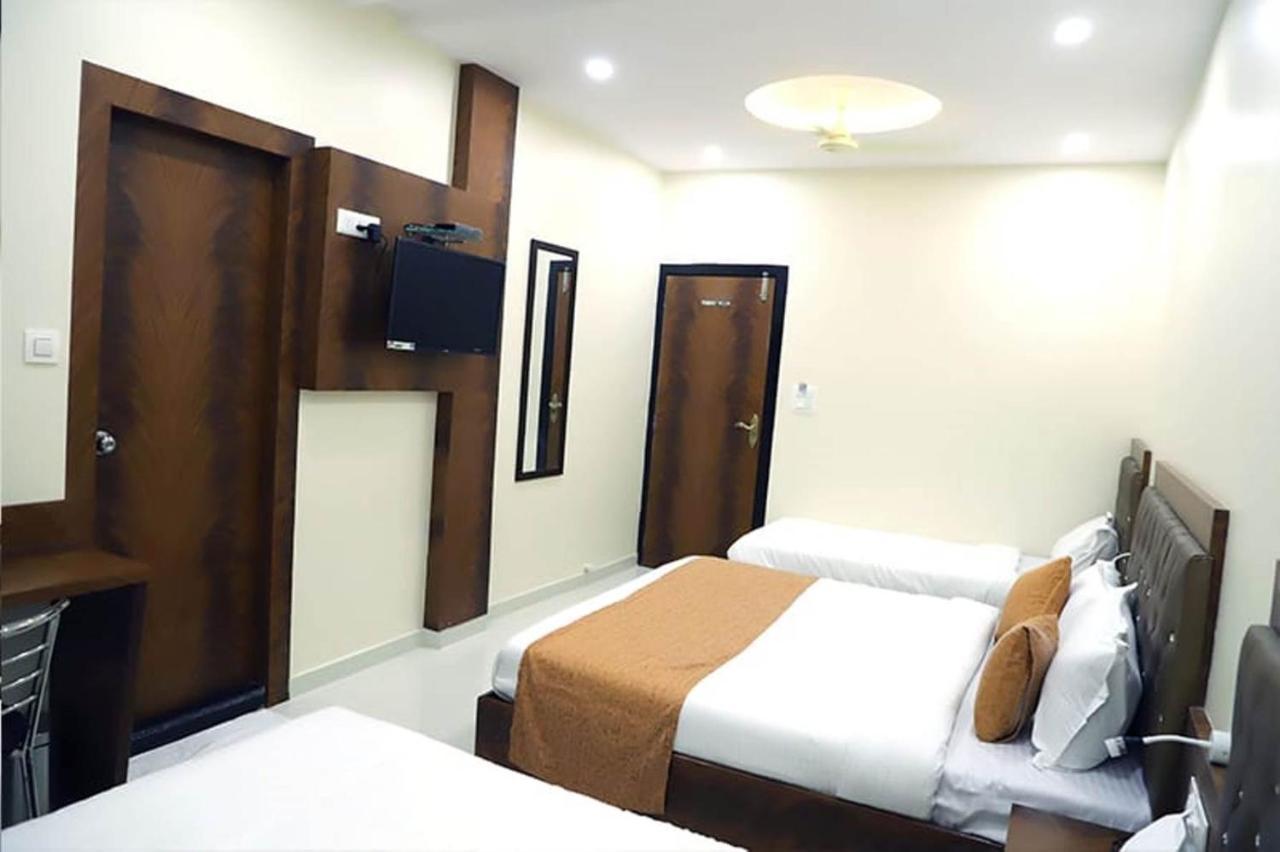 Hotel Golden Hayyath Inn Bombaim Exterior foto